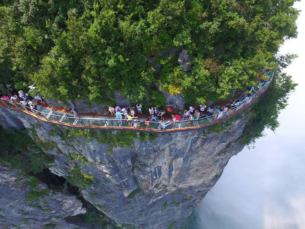 The Tianmen Mountain glass walkway