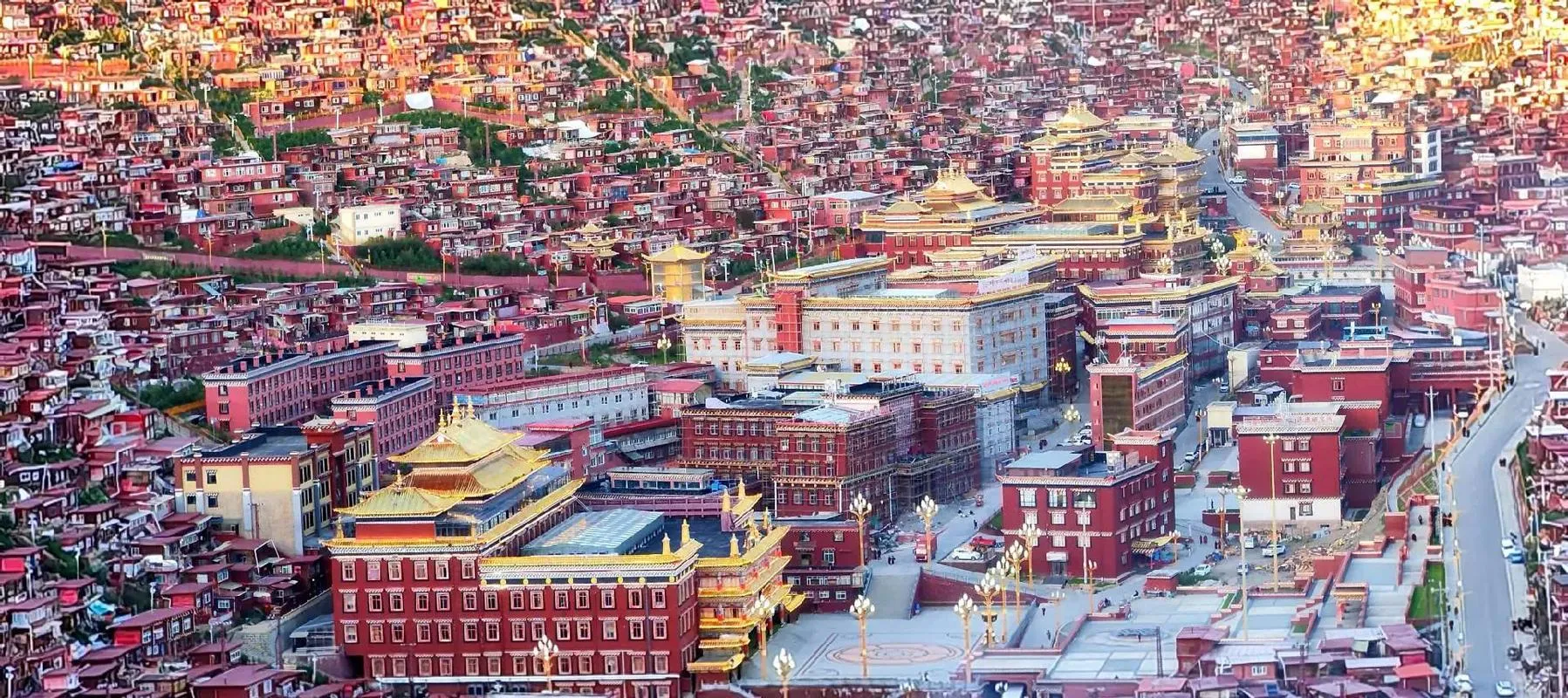 Seda Larung Gar red houses from above
