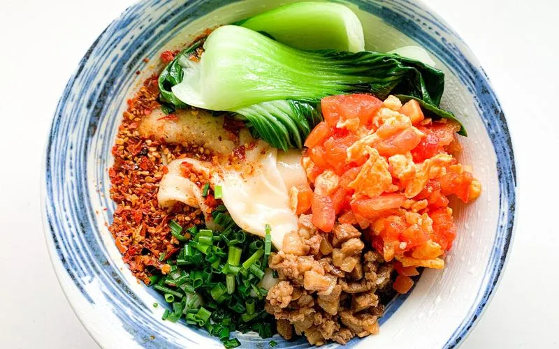 Biangbiang noodles, wide belt noodles in chili oil
